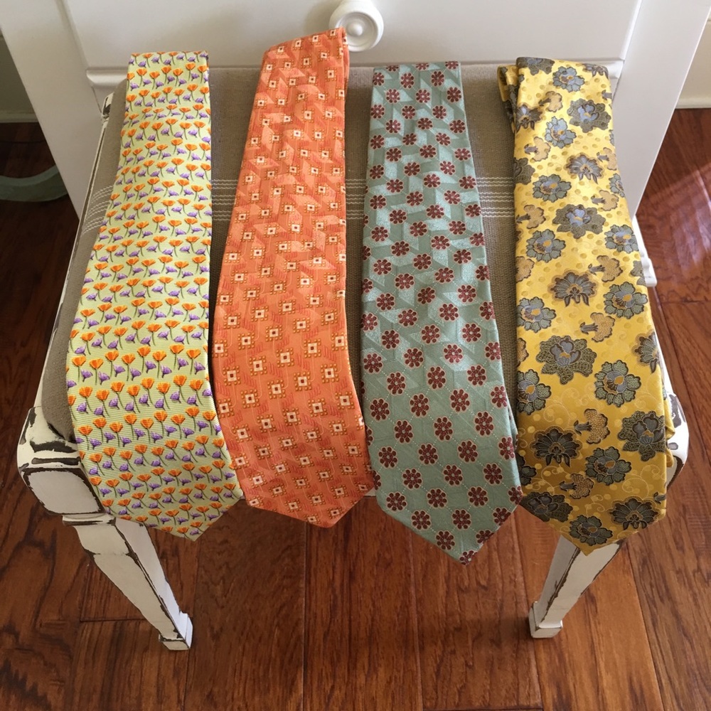 Neckties in “like new” condition. No stains